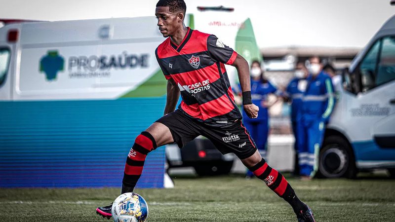 Vitória se coloca à disposição para retorno de jogador citado na Operação Penalidade Máxima