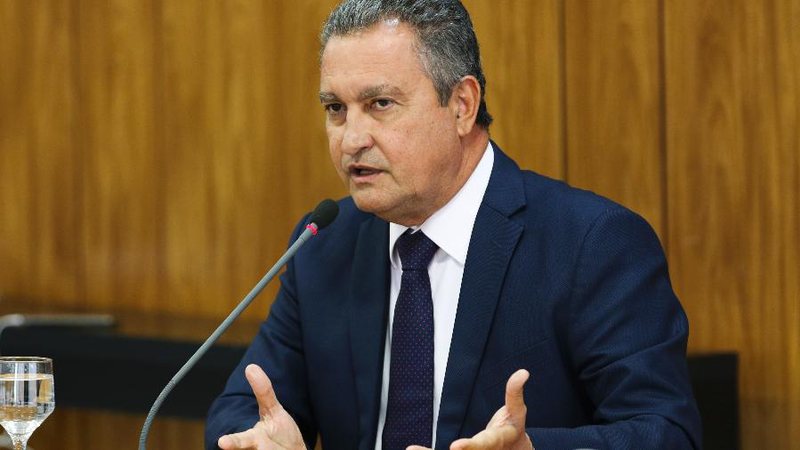 ​ Deputados do DF enviam ofício a Lula pedindo demissão de Rui Costa